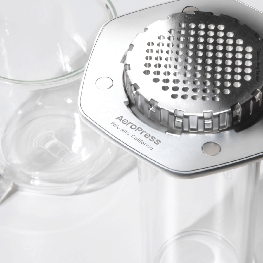 Silver AeroPress Premium coffee maker on a white background #color_silver
