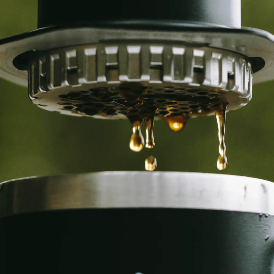 AeroPress Steel LE coffee drops #color_limited edition